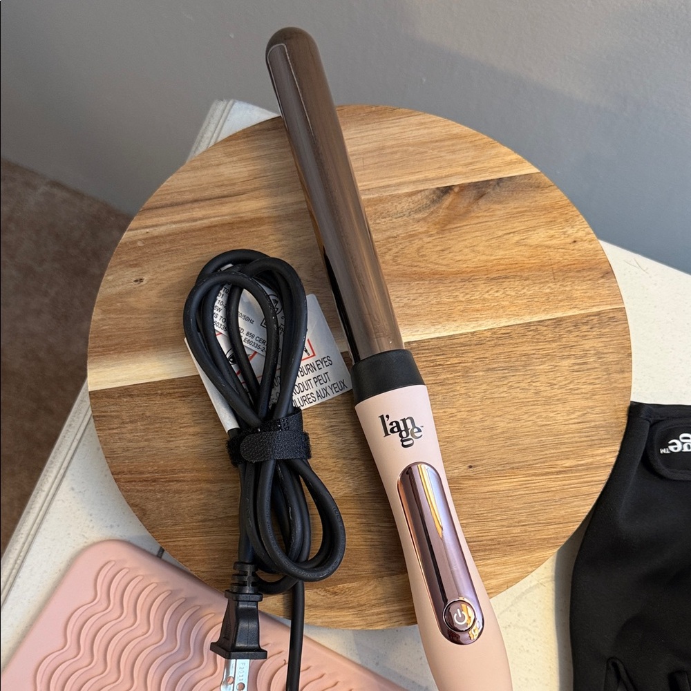1” Lange Pink Curling Wand with Black Gloves and Silicone Mat - Picture 4 of 6